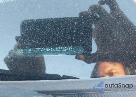 2016 Chevrolet Silverado 1500 2Lt из США, поврежденный, VIN 1GCVKREC6GZ132418